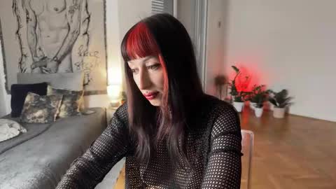 Snapshot of inkedvvitch chatting on 28, 9, 2025 Xenia online show from 28, 9, 2025