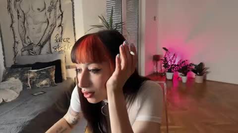 Snapshot of inkedvvitch chatting on 13, 10, 2025 Xenia online show from 13, 10, 2025