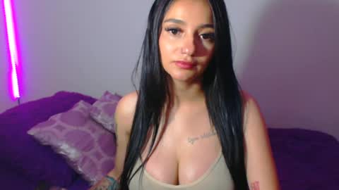 Snapshot of innocent_fox chatting on 19, 6, 2026 Abril online show from 19, 6, 2026