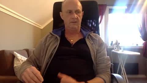 insignia20 online show from 17, 12, 2024