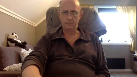 insignia20 online show from 27, 1, 2025