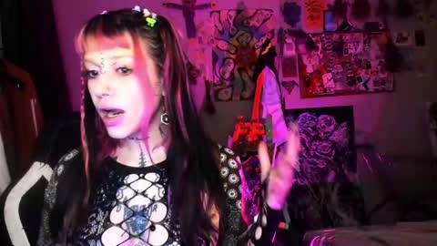 Snapshot of insunnity666 chatting on 27, 4, 2026 Insunnity666 online show from 27, 4, 2026