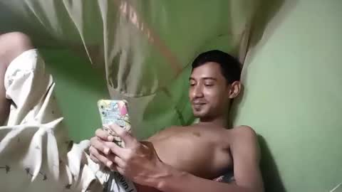 interne8famous online show from 9, 9, 2025