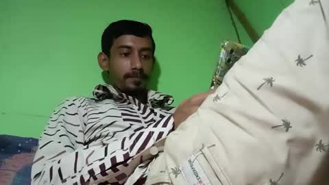 interne8famous online show from 1, 10, 2025