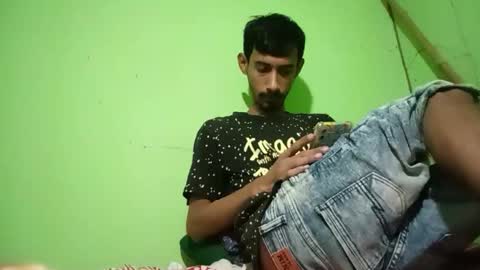 interne8famous online show from 5, 10, 2025