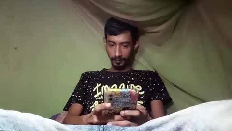 interne8famous online show from 6, 10, 2025