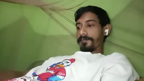 interne8famous online show from 5, 11, 2025