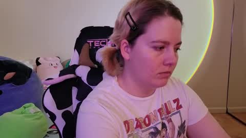 Snapshot of internetfairy_xo chatting on 14, 12, 2024 Faye online show from 14, 12, 2024