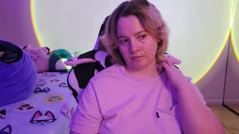 Snapshot of internetfairy_xo chatting on 27, 2, 2025 Faye online show from 27, 2, 2025
