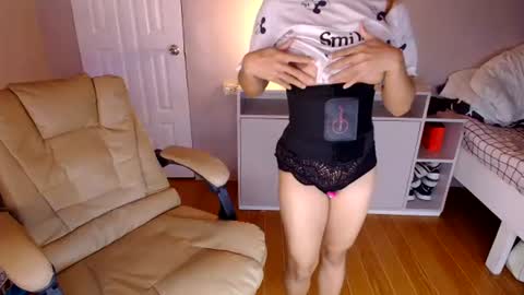 Snapshot of intimate143 chatting on 16, 7, 2026 Im Desiree online show from 16, 7, 2026