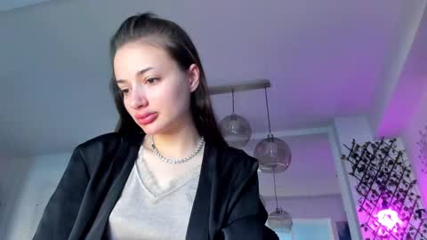 Snapshot of irenevon chatting on 7, 3, 2025 Ir s room online show from 7, 3, 2025