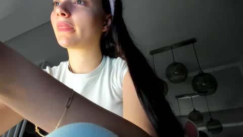 Snapshot of irenevon chatting on 6, 10, 2025 Ir s room online show from 6, 10, 2025