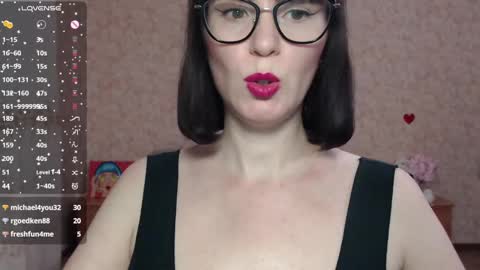 Snapshot of irenlarasani chatting on 8, 12, 2024 IrenLarasani online show from 8, 12, 2024