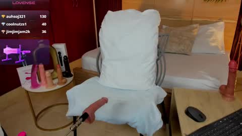 Snapshot of iris_violeta chatting on 10, 1, 2025 Iris online show from 10, 1, 2025