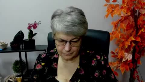 I R I S online show from 5, 12, 2024