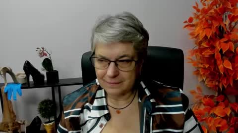 I R I S online show from 12, 12, 2024