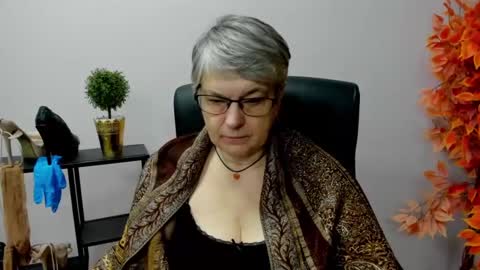 I R I S online show from 28, 1, 2025