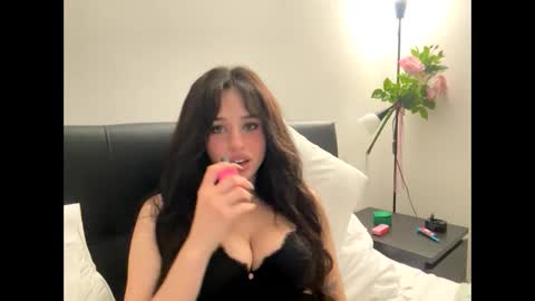Snapshot of irisbabyyyyyyy chatting on 19, 5, 2026 irisbabyyyyyyy online show from 19, 5, 2026