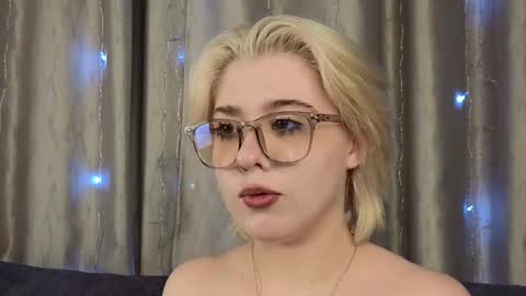 Snapshot of irisbarrington chatting on 15, 12, 2024 Iris Day Maya night online show from 15, 12, 2024