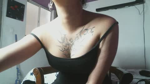 Snapshot of irisbell_ chatting on 14, 1, 2025 Camilla online show from 14, 1, 2025