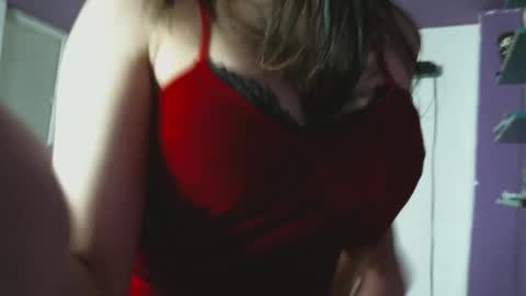 Snapshot of irisbell_ chatting on 1, 2, 2025 Camilla online show from 1, 2, 2025