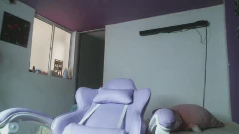 Snapshot of irisbell_ chatting on 4, 3, 2025 Camilla online show from 4, 3, 2025