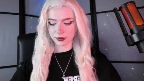 Snapshot of irisice chatting on 25, 1, 2025 Miss Iris Fansly Miss Iris new inst. online show from 25, 1, 2025