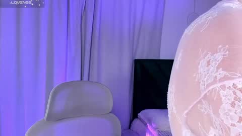 Iris Moira  online show from 17, 4, 2026