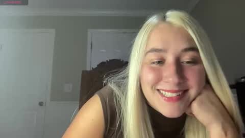 Snapshot of irispink1 chatting on 19, 10, 2025 Irispink1 online show from 19, 10, 2025