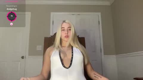 Snapshot of irispink1 chatting on 22, 10, 2025 Irispink1 online show from 22, 10, 2025