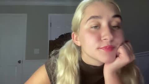 Snapshot of irispink1 chatting on 31, 10, 2025 Irispink1 online show from 31, 10, 2025