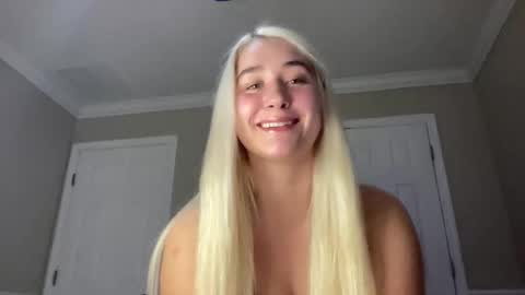 Snapshot of irispink1 chatting on 4, 12, 2025 Irispink1 online show from 4, 12, 2025