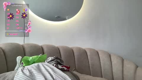 Snapshot of isa__fox_1 chatting on 6, 5, 2026 Isabella online show from 6, 5, 2026