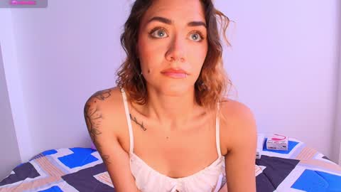 Snapshot of isa_laurentt chatting on 22, 1, 2025 Isabella Laurentt  online show from 22, 1, 2025