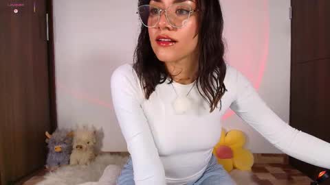 Isabella Laurentt  online show from 14, 5, 2026