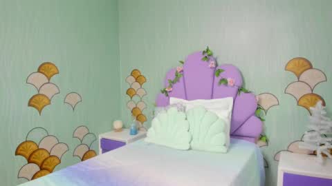 Snapshot of isa_little4u chatting on 30, 12, 2024 online show from 30, 12, 2024