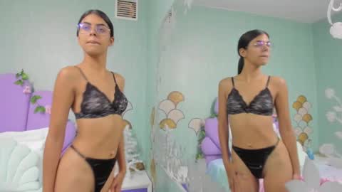 Snapshot of isa_little4u chatting on 30, 12, 2024 online show from 30, 12, 2024