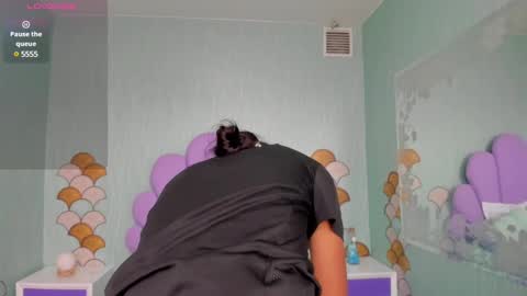 Snapshot of isa_little4u chatting on 6, 1, 2025 online show from 6, 1, 2025