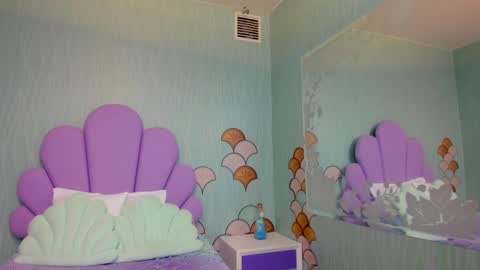 Snapshot of isa_little4u chatting on 7, 1, 2025 online show from 7, 1, 2025
