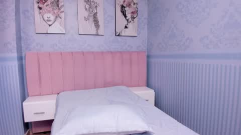 Snapshot of isa_little4u chatting on 8, 1, 2025 online show from 8, 1, 2025