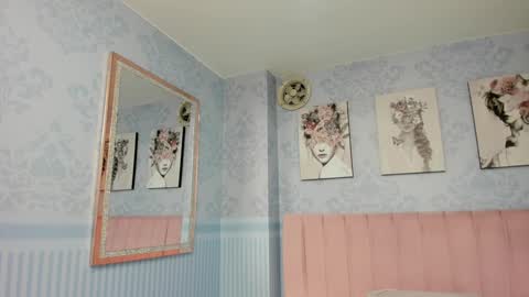 Snapshot of isa_little4u chatting on 9, 1, 2025 online show from 9, 1, 2025
