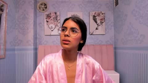 Snapshot of isa_little4u chatting on 18, 1, 2025 online show from 18, 1, 2025