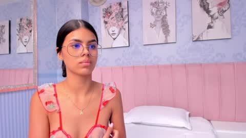 Snapshot of isa_little4u chatting on 28, 1, 2025 online show from 28, 1, 2025