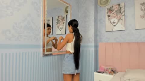 Snapshot of isa_little4u chatting on 1, 2, 2025 online show from 1, 2, 2025