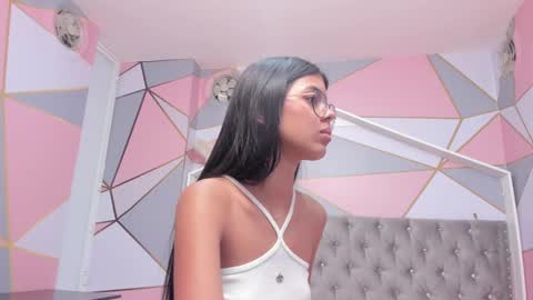 Snapshot of isa_little4u chatting on 10, 2, 2025 online show from 10, 2, 2025