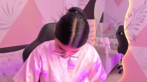 Snapshot of isa_little4u chatting on 6, 3, 2025 online show from 6, 3, 2025