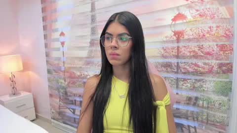 Snapshot of isa_little4u chatting on 13, 9, 2025 online show from 13, 9, 2025
