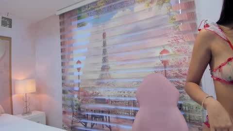 Snapshot of isa_little4u chatting on 23, 9, 2025 online show from 23, 9, 2025