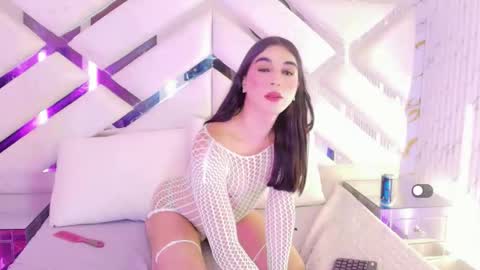 Snapshot of isa_villa chatting on 13, 5, 2026 isa online show from 13, 5, 2026