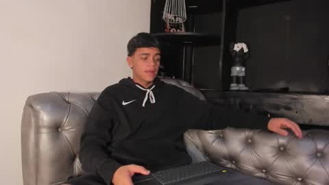 Isaac  online show from 29, 11, 2025